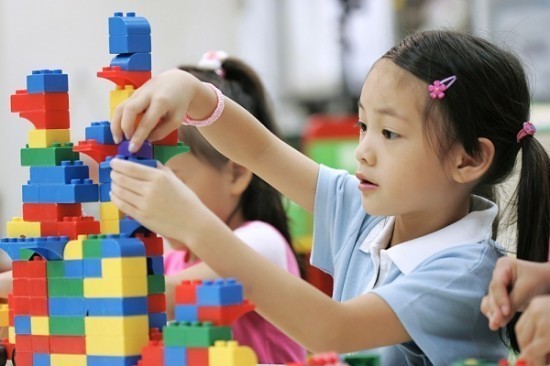 lego lego 550x366 Who Invented Lego?